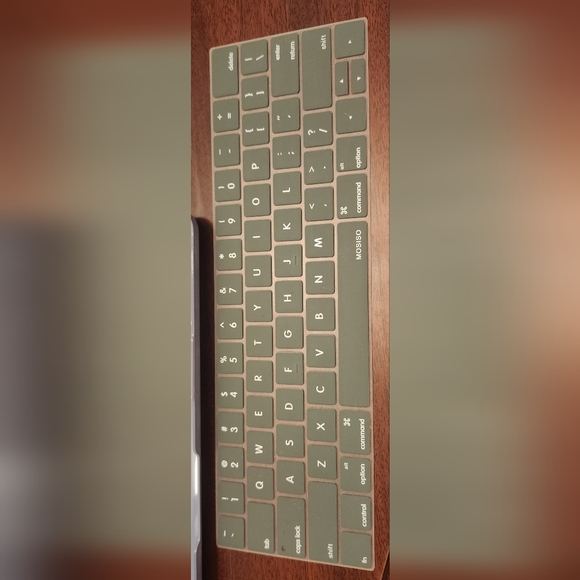 MacBook Pro Accessories - Picture 2 of 8